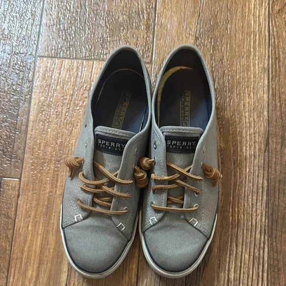 Women's 8 Canvas Slip Ons - Picture 5 of 5